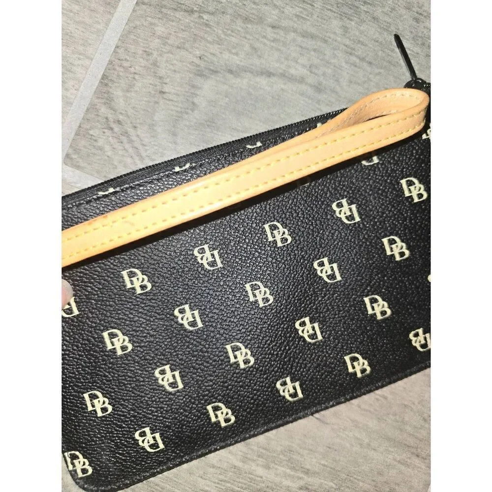 Dooney & Bourke‎ Black and Tan Wristlet